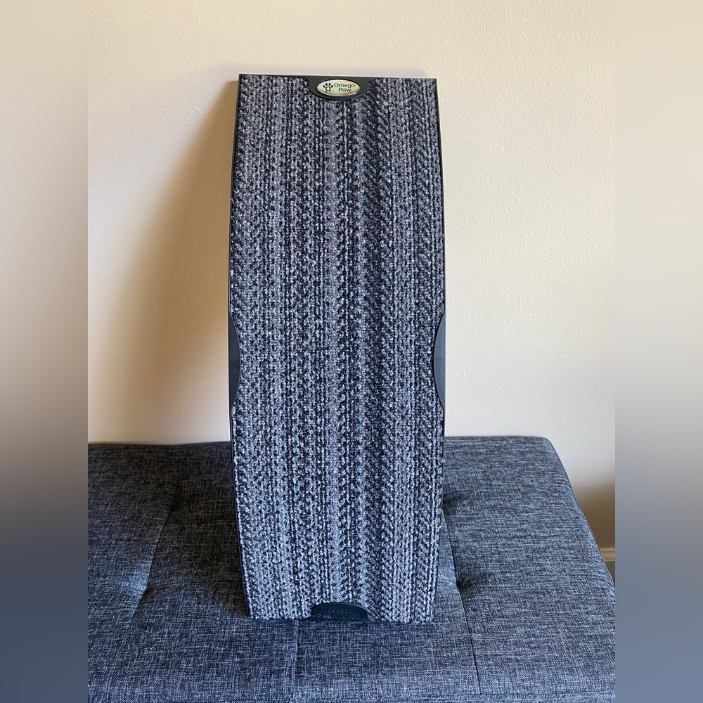 Omega Paw Cat Scratcher